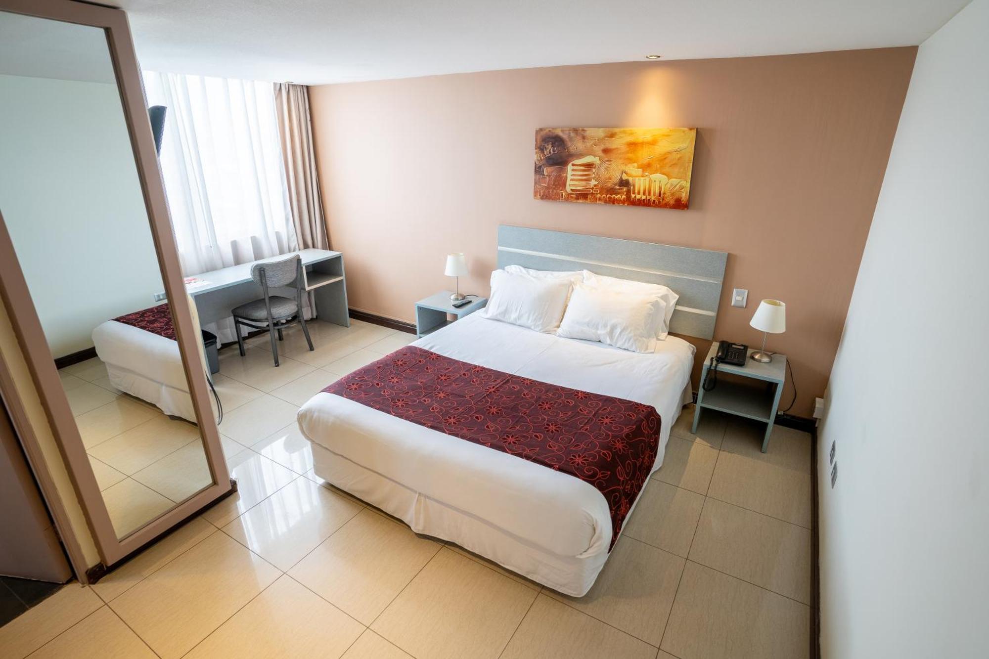 Hotel Gavina Express Iquique Exteriör bild